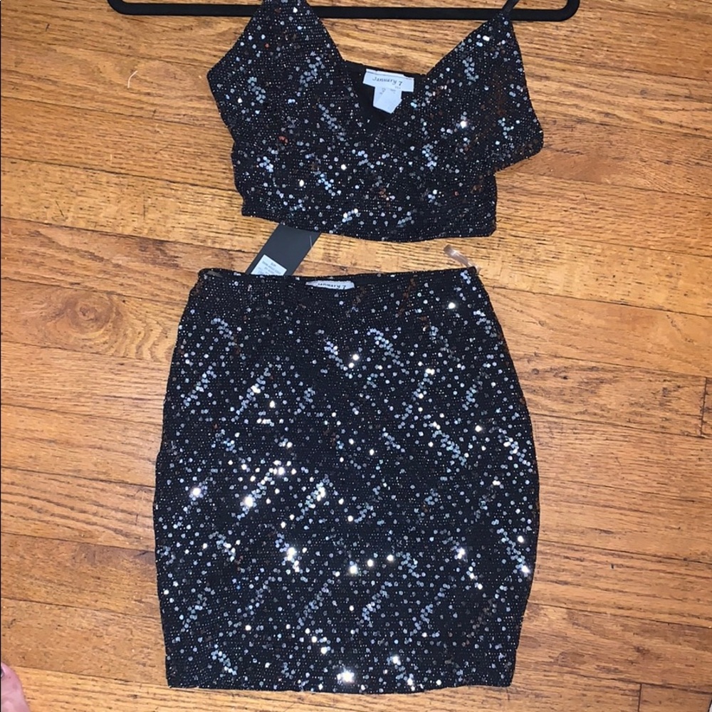 Two piece glitter set